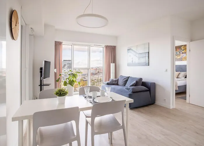 Towarowa Apartment *