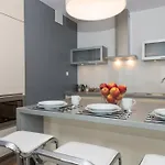 Towarowa Apartment