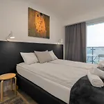 Towarowa Apartment