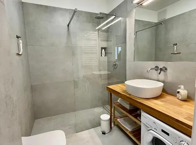 Towarowa بوزنان