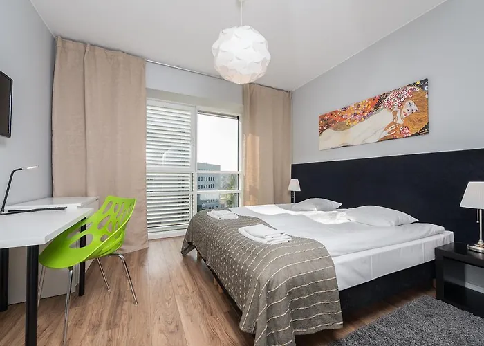 Towarowa * بوزنان