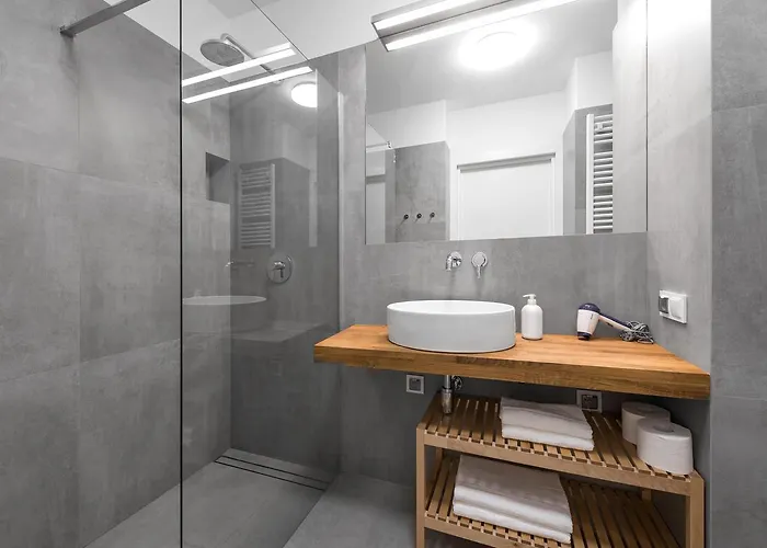 Towarowa * بوزنان